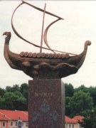 Памятник князьям Рюрику, Игорю и Олегу в Норчёпинге, Швеция