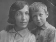 Лиза Егорова с сыном Борей, фото предоставлено Марией Врабеловой
