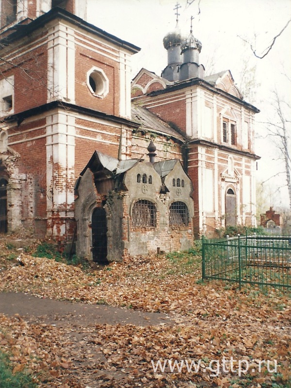 Часовня-надгробие Погуляева в Горбатове, фото предоставлено Анатолием Савиновым