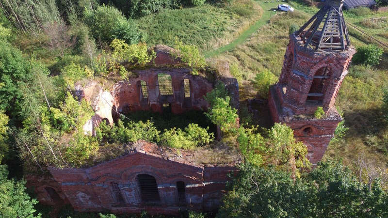 Руина храма в селе Чудь Навашинского городского округа в 2021 году.