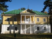 Барский дом во Львовке - построен в 1853-1856 годах, с 2005 года - музей «повестей Белкина», фото Владимира Бакунина