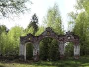 Кирпичные ворота усадьбы Воронцовых в Решетихе, фото Николая Киселёва.