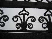 Фрагмент кованой ограды комплекса церквей в Николо-Погосте, фото Андрея Кочунова