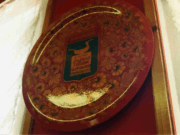 Герб Ковернинского района на холхломском блюде, фонды музея Хохломы, фото Галины Филимоновой