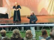          Shakespeare aloud!     -     ,   