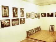 Экспозиция выставки «Уходящая натура», галерея фонда «Дать Понять», декабрь 2008 года, фото Дмитрия Соколова